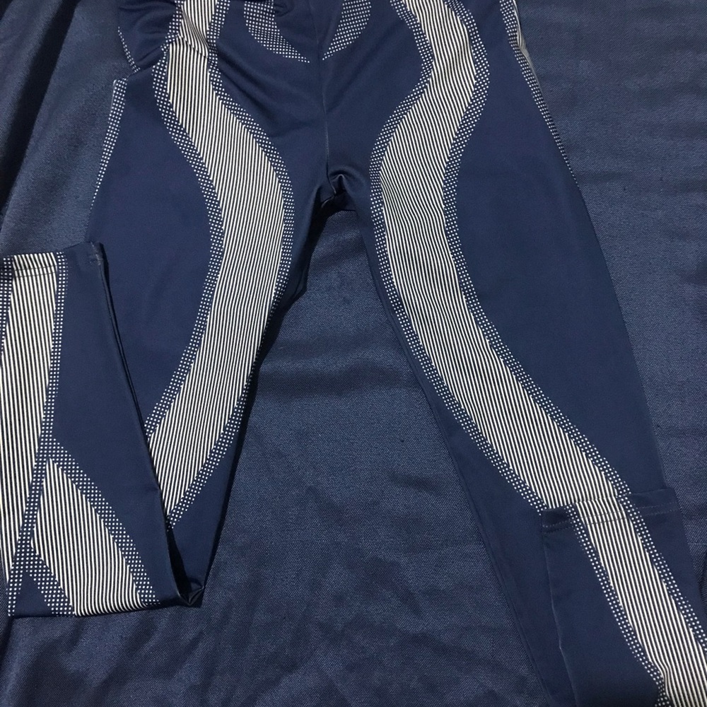 Never worn - Picture 2 of 2